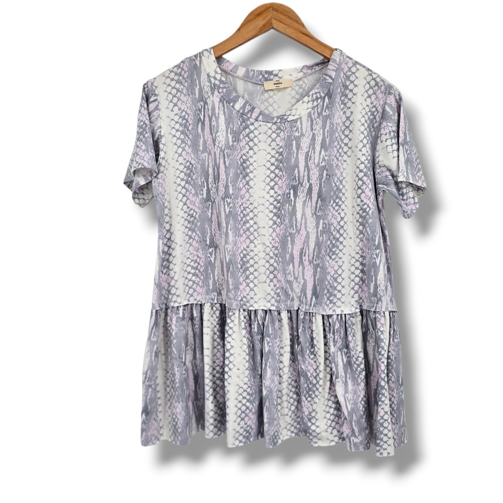Entro Womens Grey Lavender Snakeskin Print Ruffle Peplum Short Sleeve Top Small